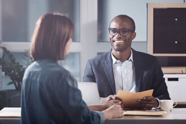 Formation demandeurs d'emploi : maîtrisez votre voix et votre langage non verbal pour réussir vos entretiens d'embauche - Expressions, organisme de formation professionnelle voix et communication orale non verbale